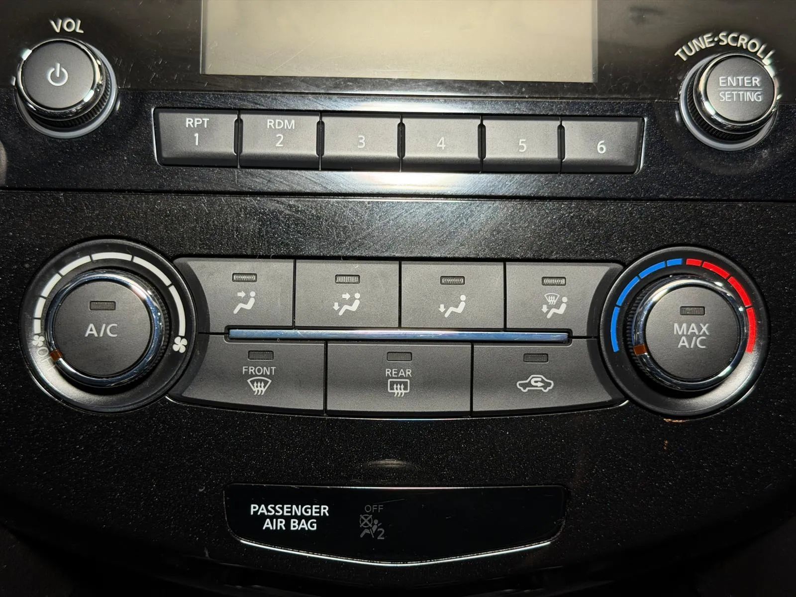 Used 2016 Nissan Rogue S FWD image 32