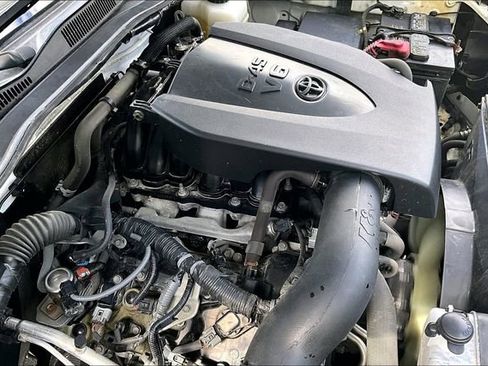 Used 2018 Toyota Tacoma TRD Off-Road w/ Technology Package image 34