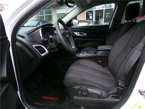 Used 2017 GMC Terrain SLE AWD/4WD image 16