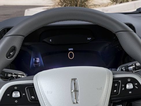 New 2026 Lincoln Aviator AWD image 13