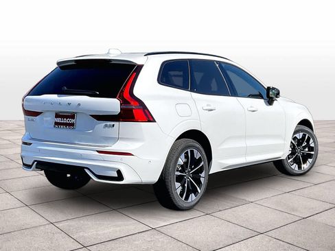 New 2026 Volvo XC60 B5 Plus w/ Climate Package image 4