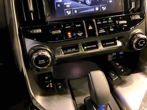 New 2026 Lexus LX 700h Luxury image 19