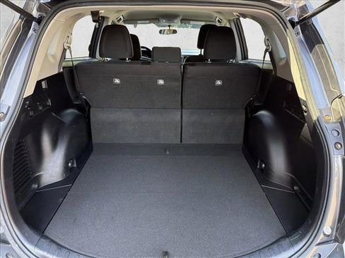 Used 2016 Toyota RAV4 LE FWD image 25