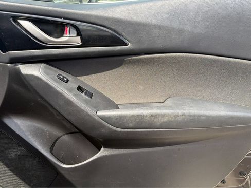 Used 2016 MAZDA MAZDA3 i Sport w/ Preferred Equipment Package FWD image 20