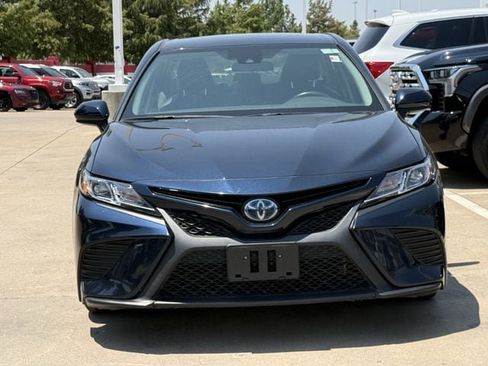 Used 2019 Toyota Camry SE FWD image 7