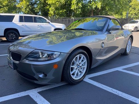 Used 2005 BMW Z4 2.5i RWD image 4