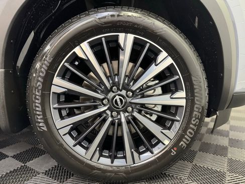 New 2026 Nissan Pathfinder Platinum image 9