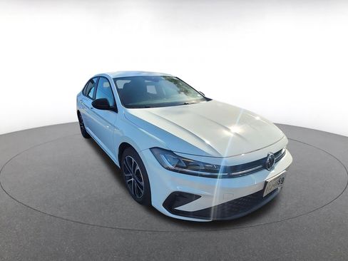 Used 2025 Volkswagen Jetta Sport image 1