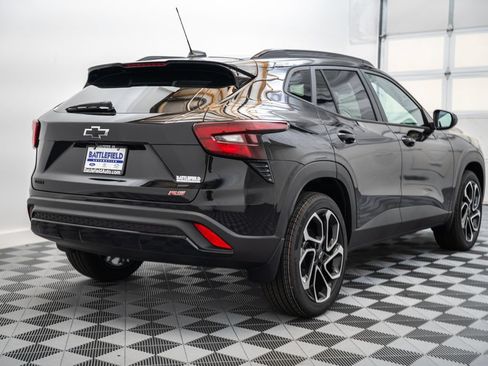 New 2026 Chevrolet Trax RS w/ Sunroof Package FWD image 5