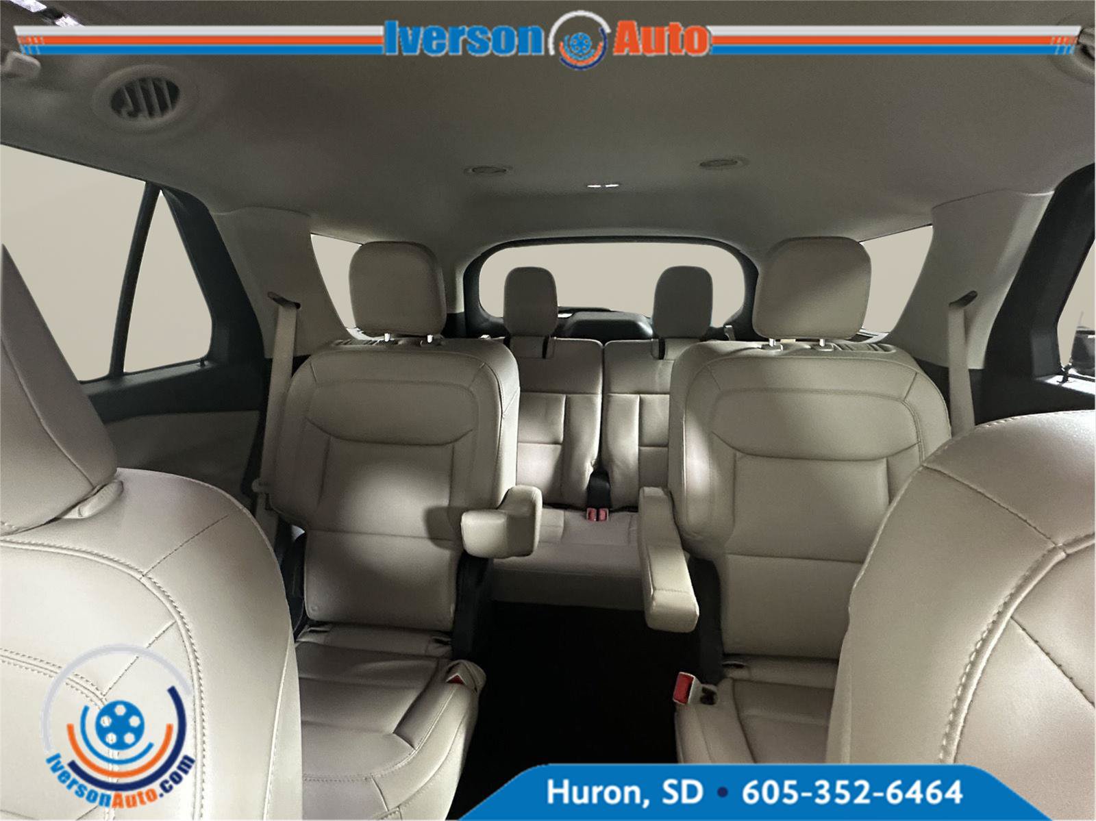Used 2022 Ford Explorer XLT w/ Equipment Group 202A AWD/4WD image 22