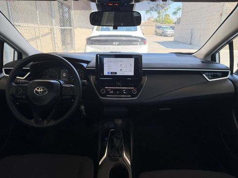 Used 2025 Toyota Corolla LE FWD image 31