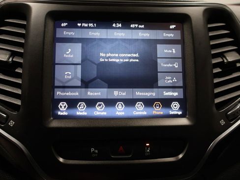 Used 2021 Jeep Cherokee Trailhawk image 27