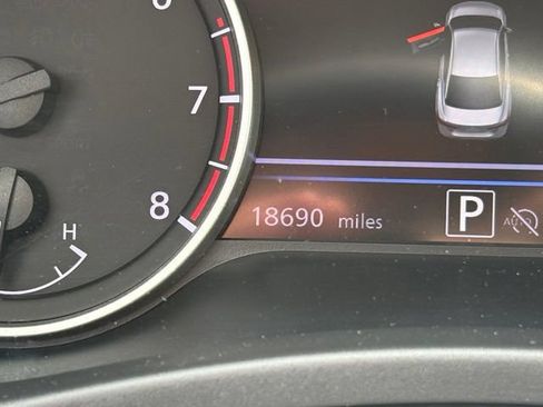 Used 2025 Nissan Sentra SV FWD image 4