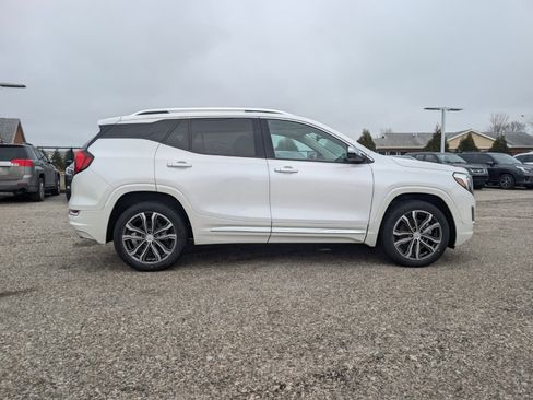 Used 2020 GMC Terrain Denali w/ Denali Premium Package AWD/4WD image 4