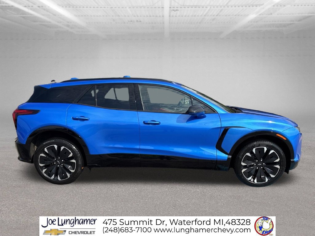 Used 2025 Chevrolet Blazer EV RS AWD/4WD image 2