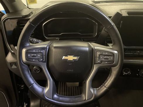 Used 2023 Chevrolet Silverado 1500 LT AWD/4WD image 14