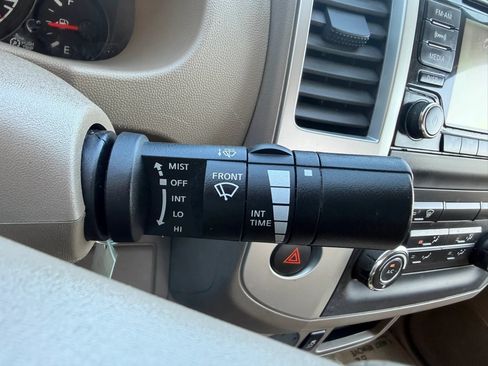 Used 2015 Nissan Frontier SV RWD image 16