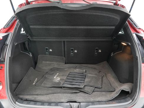 Used 2019 Nissan Kicks SR w/ SR Premium Package FWD image 9