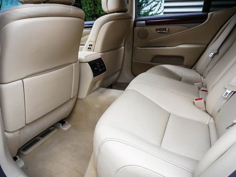 Used 2017 Lexus LS 460 w/ Comfort Package RWD image 20