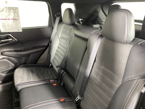 Used 2024 Mitsubishi Outlander SE Black Edition AWD/4WD image 33