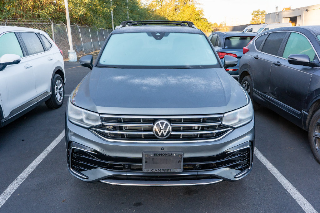 Used 2023 Volkswagen Tiguan SEL R-Line AWD/4WD image 2
