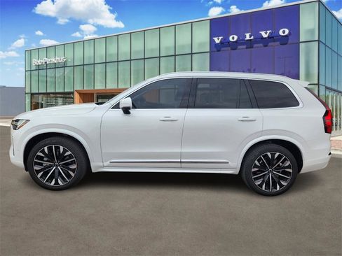 Used 2025 Volvo XC90 B6 Plus image 29