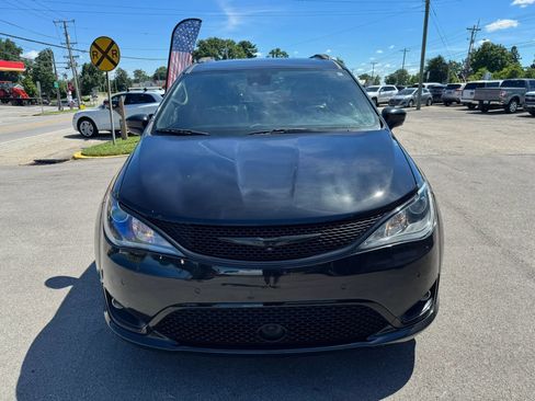 Used 2020 Chrysler Pacifica Touring-L Plus w/ Advanced Safetytec Group FWD image 23