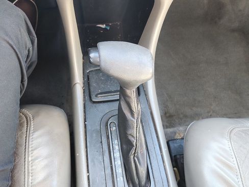 Used 2001 Chevrolet Impala LS w/ Preferred Equipment Group image 18