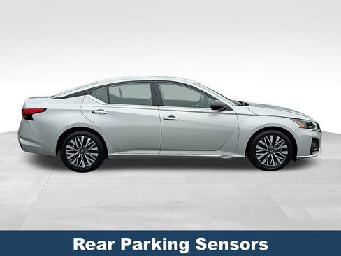 Used 2024 Nissan Altima 2.5 SV image 9