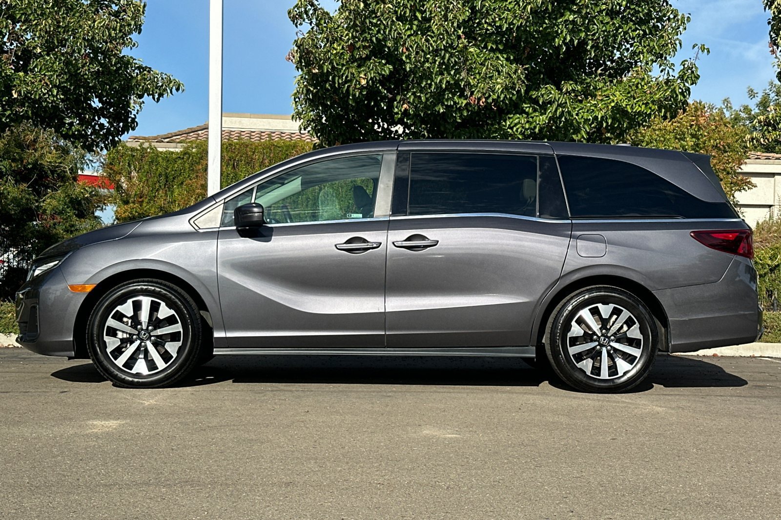 Used 2025 Honda Odyssey EX-L image 7