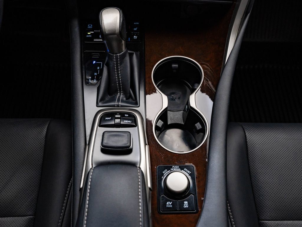 Used 2019 Lexus RX 450h AWD w/ Navigation Package image 38