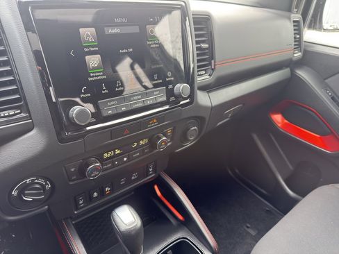 Used 2022 Nissan Frontier PRO-4X image 20