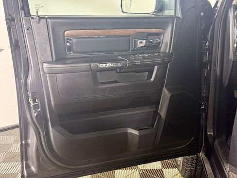 Used 2016 RAM 1500 Laramie w/ Convenience Group image 10
