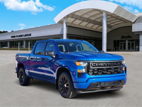 Used 2022 Chevrolet Silverado 1500 Custom w/ LPO, Dark Essentials Package image 2