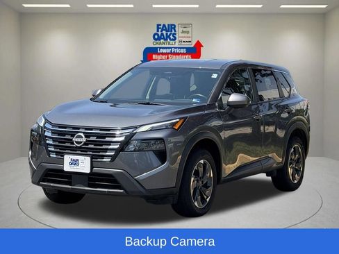 Used 2025 Nissan Rogue SV FWD image 3