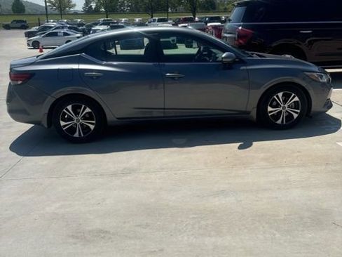 Used 2020 Nissan Sentra SV image 9