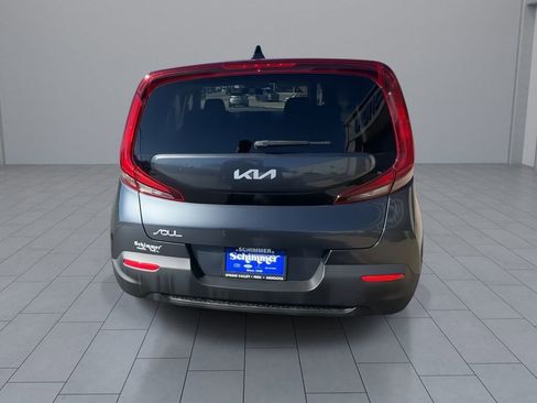Used 2022 Kia Soul LX image 7