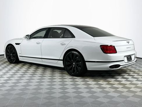 Used 2023 Bentley Flying Spur V8 AWD/4WD image 3
