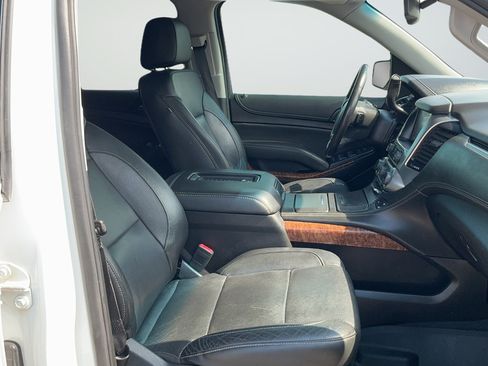 Used 2020 Chevrolet Tahoe Premier w/ Premier 6.2L Value Package RWD image 22
