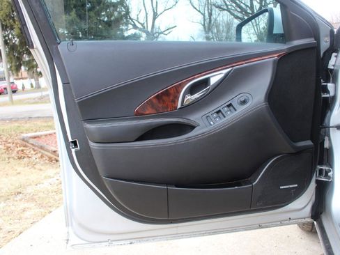 Used 2011 Buick LaCrosse CXS w/ Driver Confidence Package image 12
