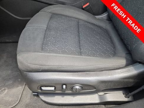 Used 2019 Chevrolet Blazer LT FWD image 20