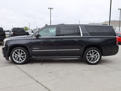 Used 2020 GMC Yukon XL Denali w/ Denali Ultimate Package image 3