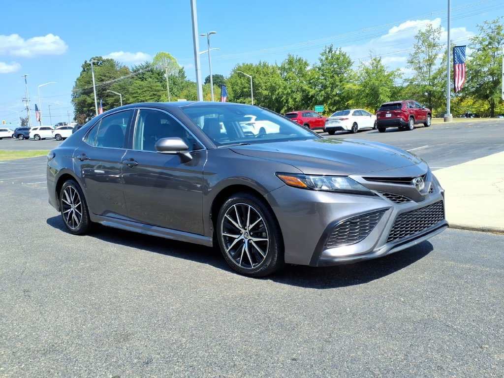 Used 2024 Toyota Camry SE w/ Convenience Package FWD image 25
