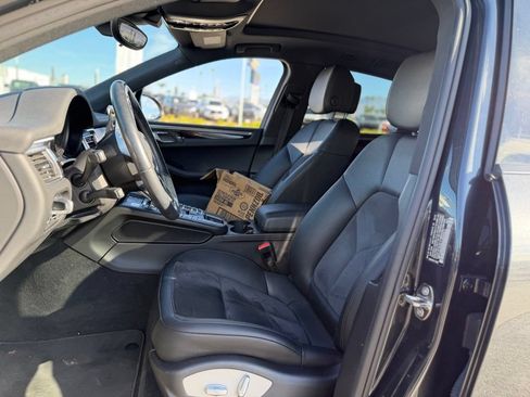 Used 2018 Porsche Macan AWD/4WD image 5