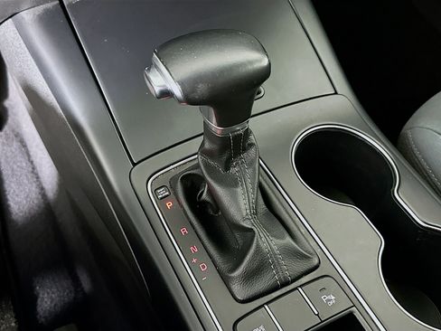 Used 2019 Kia Sorento LX w/ LX Convenience Package image 24