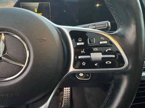 Used 2023 Mercedes-Benz GLS 580 4MATIC image 32