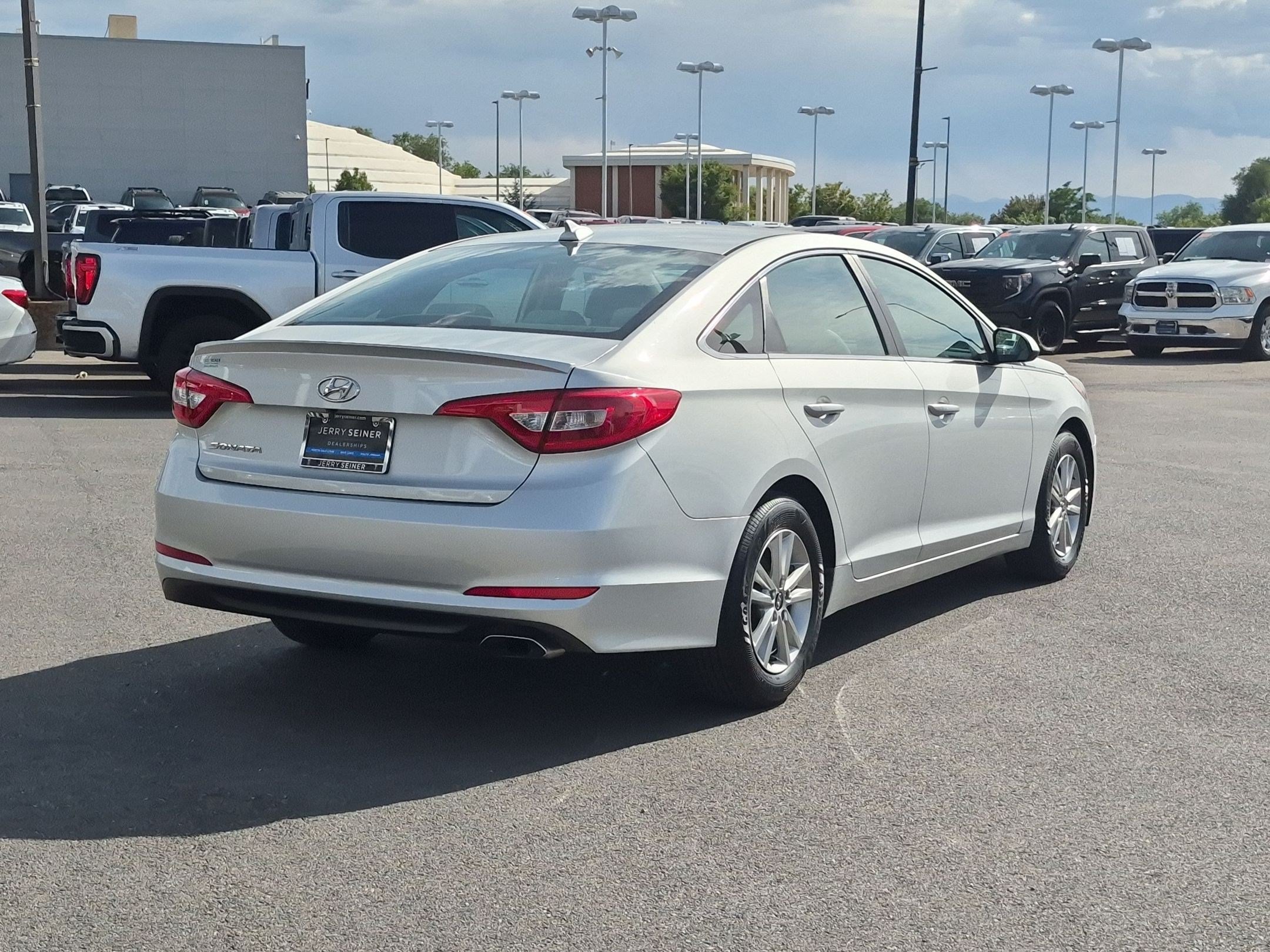 Used 2017 Hyundai Sonata SE FWD image 6