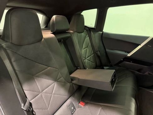 Used 2024 BMW iX xDrive50 w/ Premium Package image 34