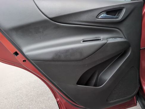 Used 2021 Chevrolet Equinox LT image 30