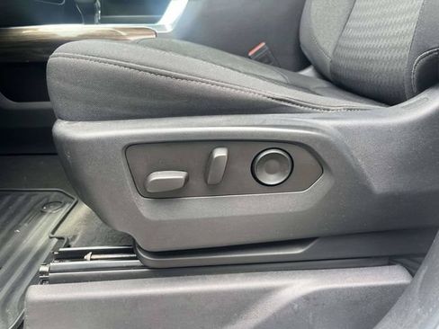 Used 2022 Chevrolet Silverado 1500 LT AWD/4WD image 19